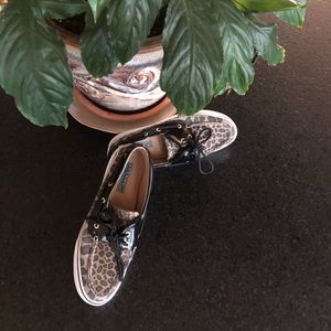 Animal print Sperry top sider
